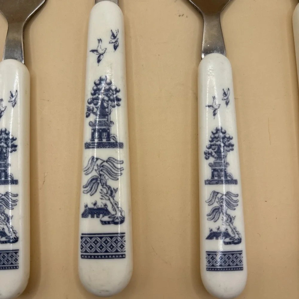 VTG Blue Willow Handled Flatware Stainless Steel 5 Piece Set Knife Forks Spoons